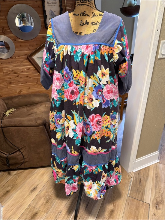 Appel made in USA Dresses & Skirts - Black Floral Puff Sleeve Smock Dress with Gray Yoke